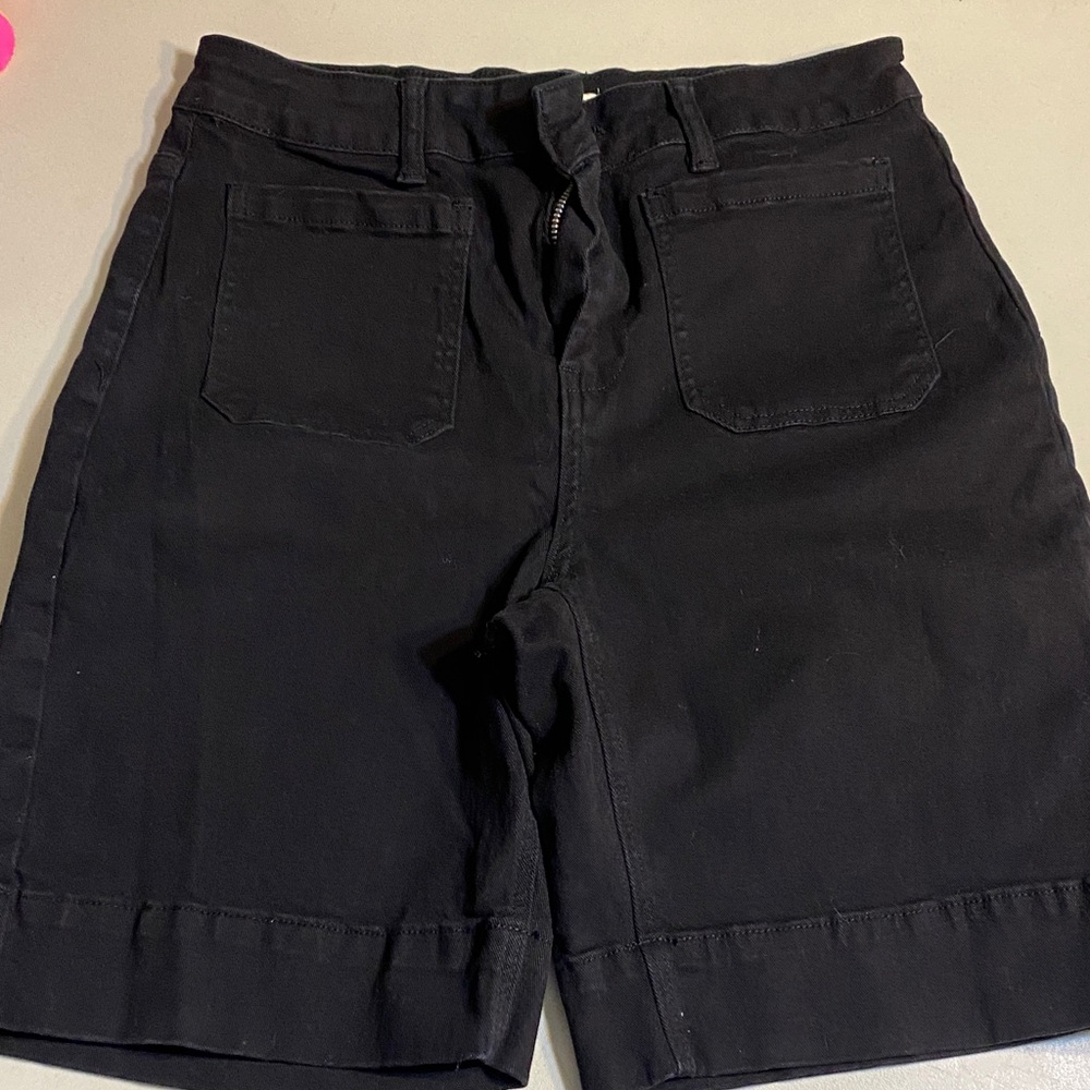 High-Rise Black Bermuda Shorts with Front Pockets